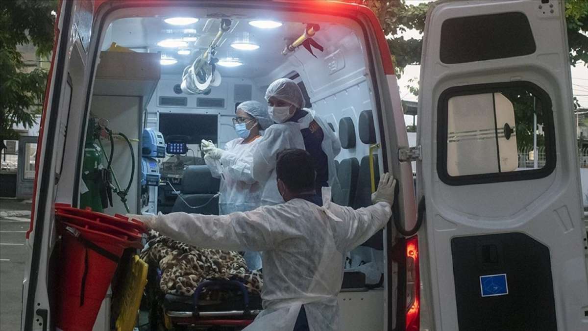Brezilya'da son 24 saatte 2 bin 966 kişi koronavirüs nedeniyle hayatını kaybetti