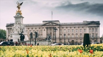 Buckingham Sarayı ilk kez "Kraliçe" Camilla unvanını kullandı