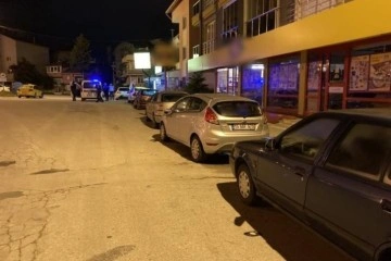 Burdur’da bir şahıs park halindeki 6 otomobilin aynasını kırıp kaçtı