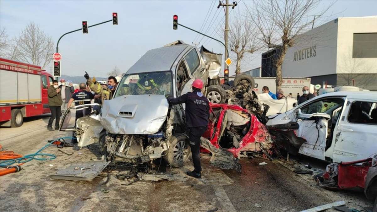 Bursa-Ankara kara yolunda zincirleme trafik kazası