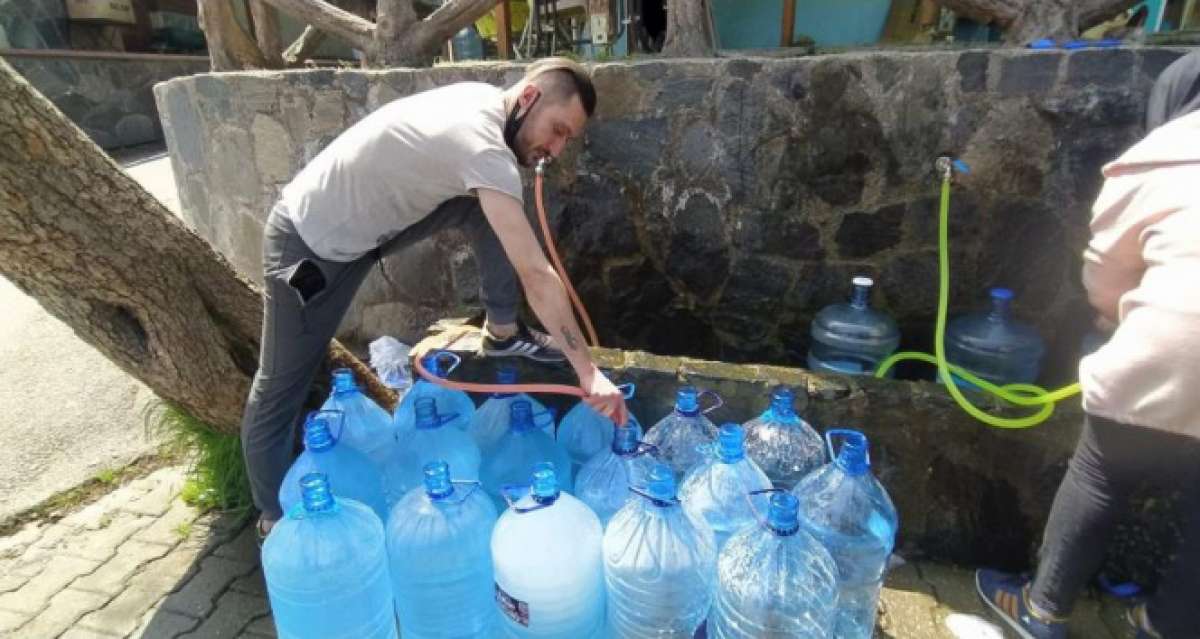 Bursa'da 17 günlük kısıtlama öncesi kaynak suyuna akın var