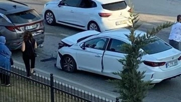 Bursa'da 2 otomobil çarpıştı; 5 yaralı