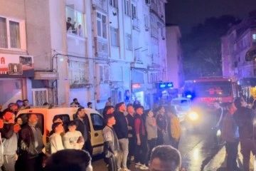 Bursa’da 5 katlı apartmanın çatı katı alev alev yandı