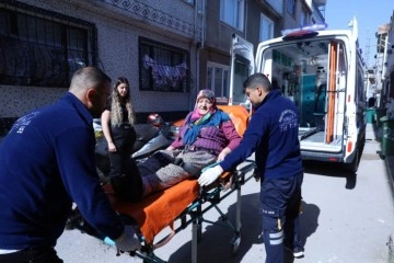 Bursa'da ambulansla okula, sedye ile sandığa
