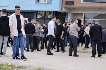 Bursa'da bayramlaşmada gençler birbirine girdi: 10 yaralı