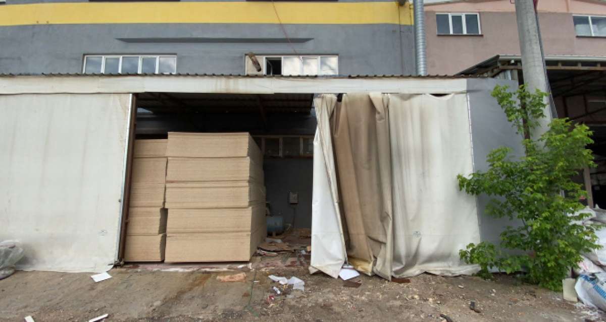 Bursa'da fabrikanın çatısından düşen işçi ağır yaralandı