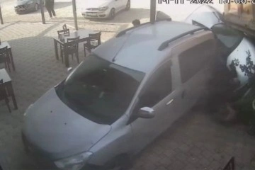 Bursa’da freni boşalan hafriyat kamyonu dehşet saçtı, o anlar kameralarda