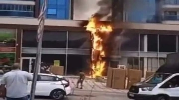 Bursa&rsquo;da mobilya dükkanı alev alev yandı!!