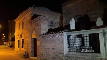 Bursa'da tarihi medreseden hırsızlık yapmaya çalışan şüpheli yakalandı
