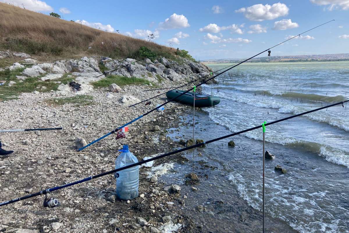 Büyükçekmece Gölü'nde yasadışı avcılık yapan 15 kişiye idari para cezası uygulandı
