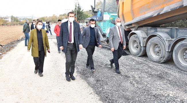 Büyükşehir, Aktoprak ile Erikli arasında sıcak asfalt çalışması başlattı