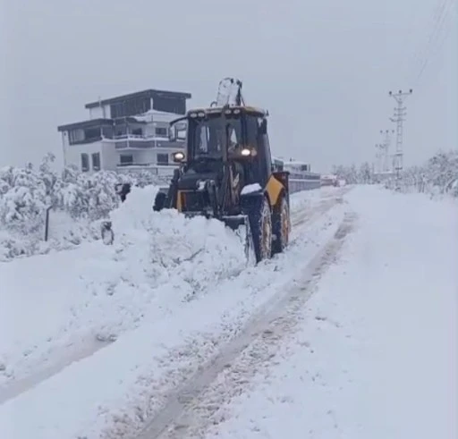 B&uuml;y&uuml;kşehir, karla m&uuml;cadele i&ccedil;in t&uuml;m il&ccedil;elerde eş zamanlı sahada