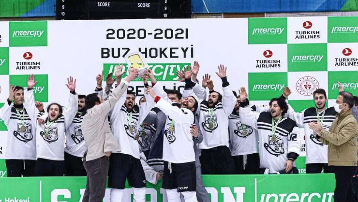 Buz Hokeyi Süper Lig'inde Buz Beykoz namağlup şampiyon