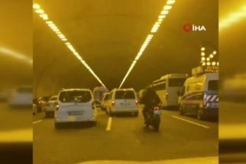 &Ccedil;ağlayan Adliyesi personelini taşıyan servis aracı kaza yaptı: 4 yaralı