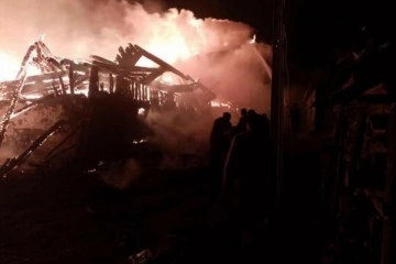 Çamlıdere'de metruk evde çıkan yangın 7 evi küle döndürdü