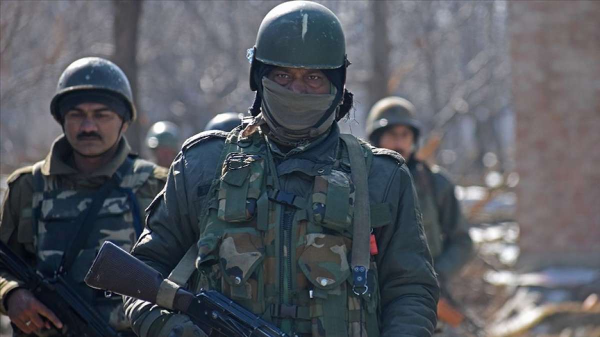 Cammu Keşmir'deki çatışmalarda 3 polis ve 3 isyancı hayatını kaybetti