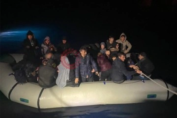 Çanakkale’de 28 düzensiz göçmen kurtarıldı