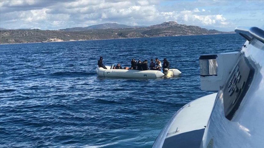 Çanakkale'de Türk kara sularına geri itilen 22 sığınmacı kurtarıldı