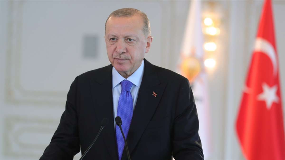 CANLI: Cumhurbaşkanı Erdoğan: Batı dünyası aile kurumunu yıktığı için temellerinden sarsılıyor