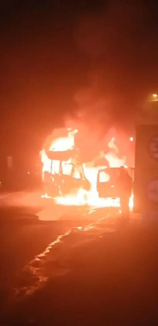 &Ccedil;arpışan 2 ara&ccedil; alev topuna d&ouml;nd&uuml;