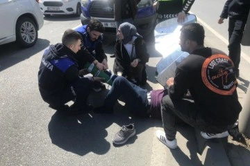 &Ccedil;arptıkları adamın yanından bir an olsun ayrılmadılar: İlk m&uuml;dahaleyi de onlar yaptı