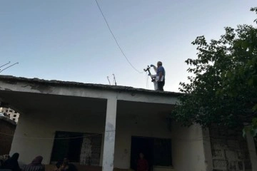 Çatıda oyun oynayan çocuk elektrik akımına kapıldı