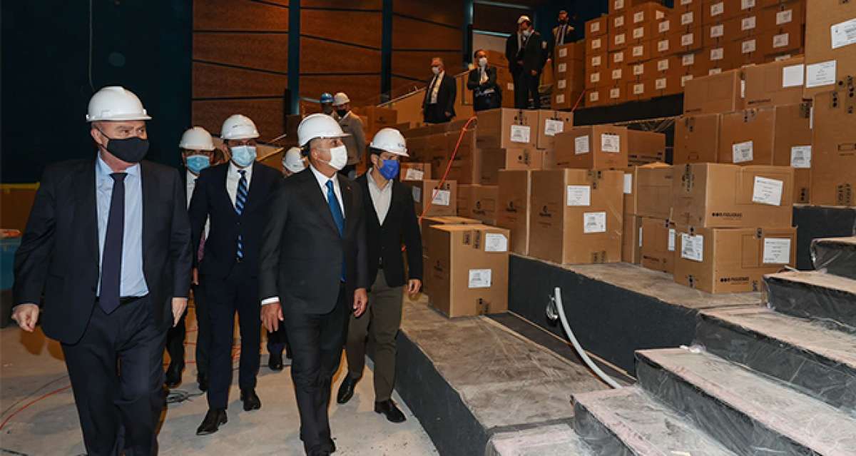 Çavuşoğlu, New York'ta Türkevi Binasını ziyaret etti