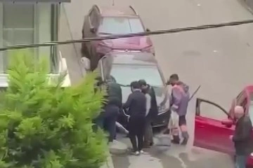 &Ccedil;ekmek&ouml;y&rsquo;de oyuncak silahla 130 bin TL'lik banka soygunu