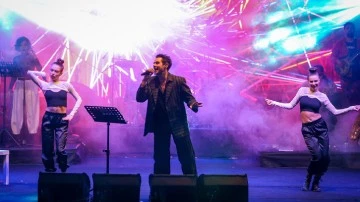 Cem Belevi'den ayrıldığı İrem Derici'ye g&ouml;nderme