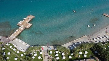 &Ccedil;eşmeli turizmcilerden yerli turiste erken rezervasyon uyarısı
