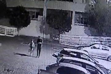 Çevreyi kollayan adam, çocuğa hırsızlık yaptırdı