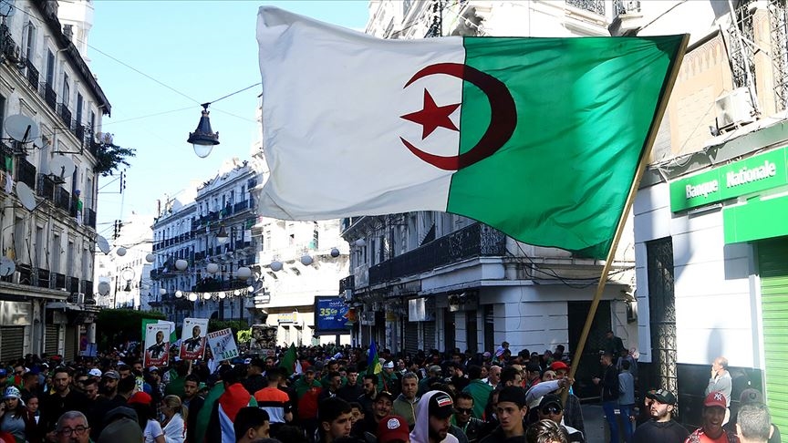 Cezayir'de yeni kurulan hükümete atanan bakanlar teknokrat özelliğiyle öne çıkıyor