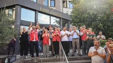 CHP'li Kadıköy Belediyesinde çalışan işçiler, iş bırakma eylemi yaptı
