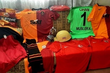 Cihan&rsquo;dan geriye imzalı formalar ve madencilerin hediyesi baret kaldı