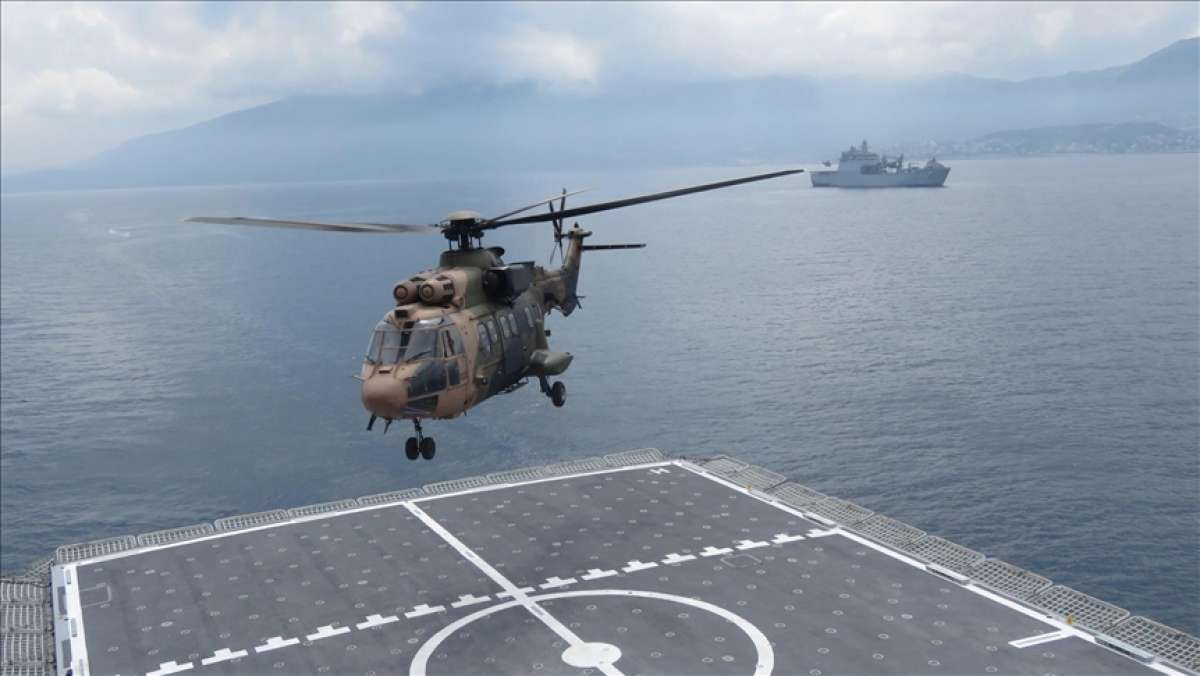 Çıkarma gemileri, Amfibi Deniz Piyade Tugayı ve Kara Kuvvetleri helikopterleriyle eğitimler yaptı