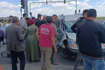 Çınar’da trafik kazası: 1’i ağır 4 yaralı