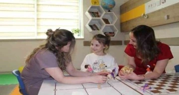 Çocuk servisinin duvarları çizgi film karakteriyle süslendi hasta çocukların yüzleri güldü