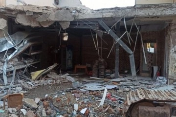 Çöken binadaki hasar gün ağarınca ortaya çıktı