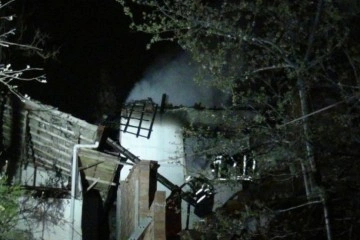 &Ccedil;orum&rsquo;da yangında ev kullanılamaz hale geldi