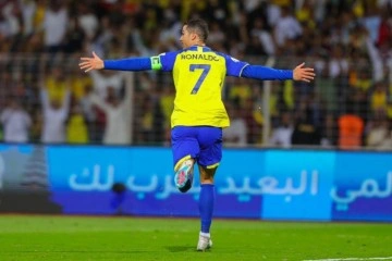 Cristiano Ronaldo, Suudi Arabistan'da ayın futbolcusu se&ccedil;ildi