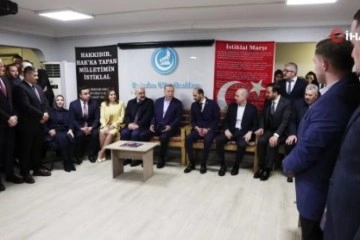 Cumhurbaşkanı Erdoğan, Bağcılar Ülkü Ocakları'nı ziyaret etti