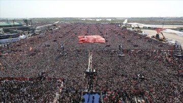 Cumhurbaşkanı Erdoğan, Büyük İstanbul Mitingi'ne 1 milyon 700 bin kişinin katıldığını açıkladı