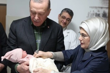 Cumhurbaşkanı Erdoğan, İstanbul’a getirilen depremzedeleri ziyaret etti