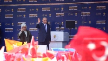 Cumhurbaşkanı Erdoğan, Kırklareli Cumhuriyet Meydanı’nda düzenlenen mitinge katıldı