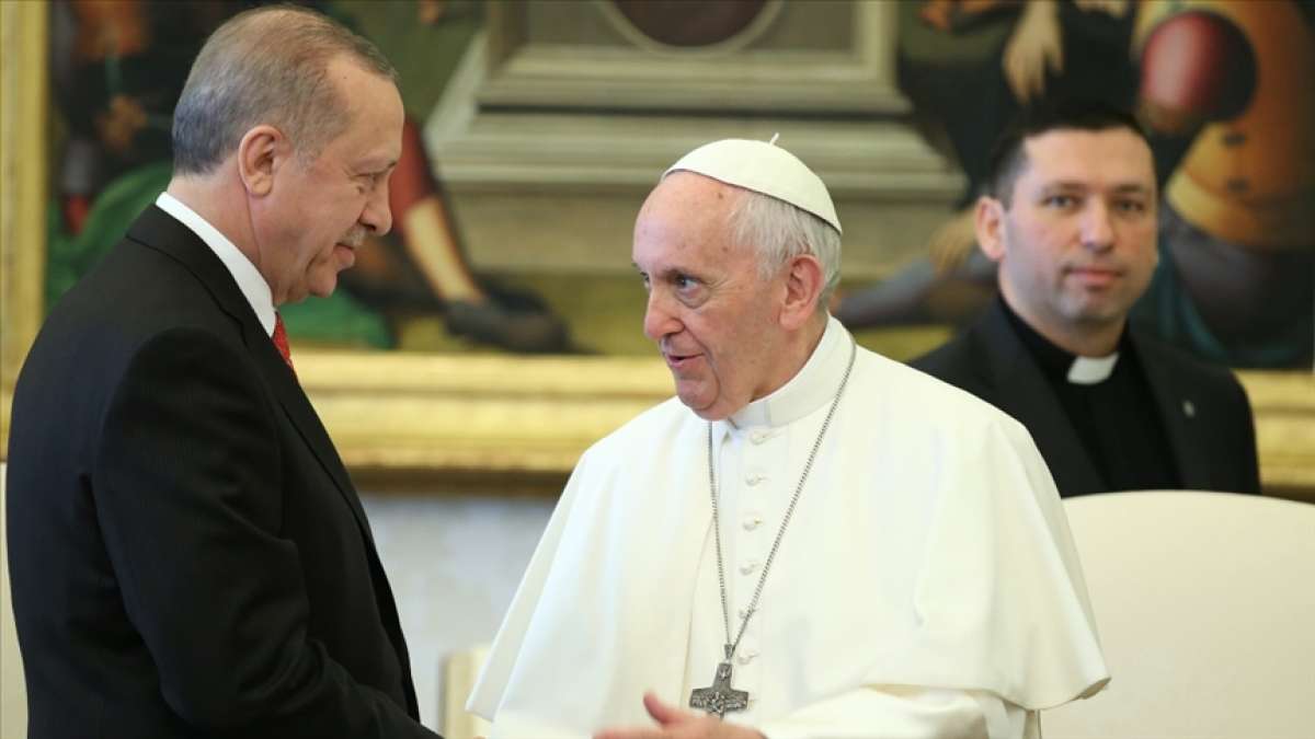 Cumhurbaşkanı Erdoğan, Papa Fransuva ile İsrail'in Filistin'e yönelik saldırılarını görüşt
