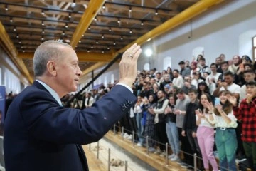 Cumhurbaşkanı Erdoğan, Rami Kütüphanesi'nde gençlerle buluştu