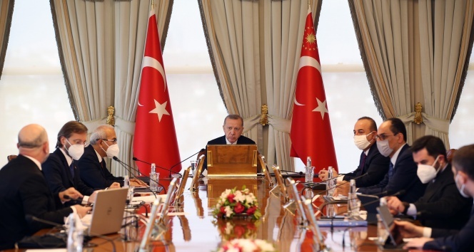 Cumhurbaşkanı Erdoğan: "Salgın tedbirleri nedeniyle kongrelerimizi erteliyoruz"