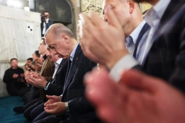 Cumhurbaşkanı Erdoğan yatsı namazını Ayasofya Camii'nde kıldı