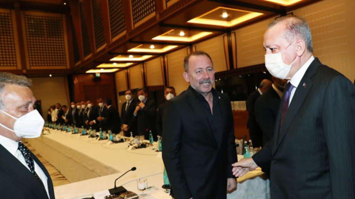 Cumhurbaşkanı Recep Tayyip Erdoğan, Külliye'de çifte kupalı Beşiktaş'ı kabul etti