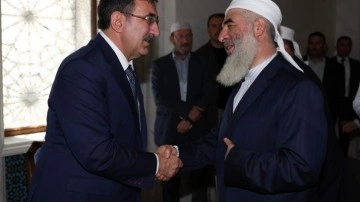 Cumhurbaşkanı Yardımcısı Yılmaz'dan Abdulbaki Elhüseyni'nin ailesine taziye ziyareti